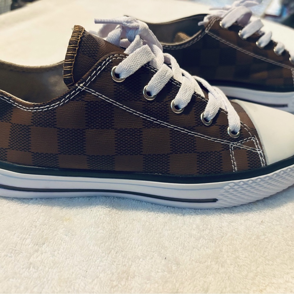 Brand New Women’s Sneakers By MKS - Size 6 - box 33